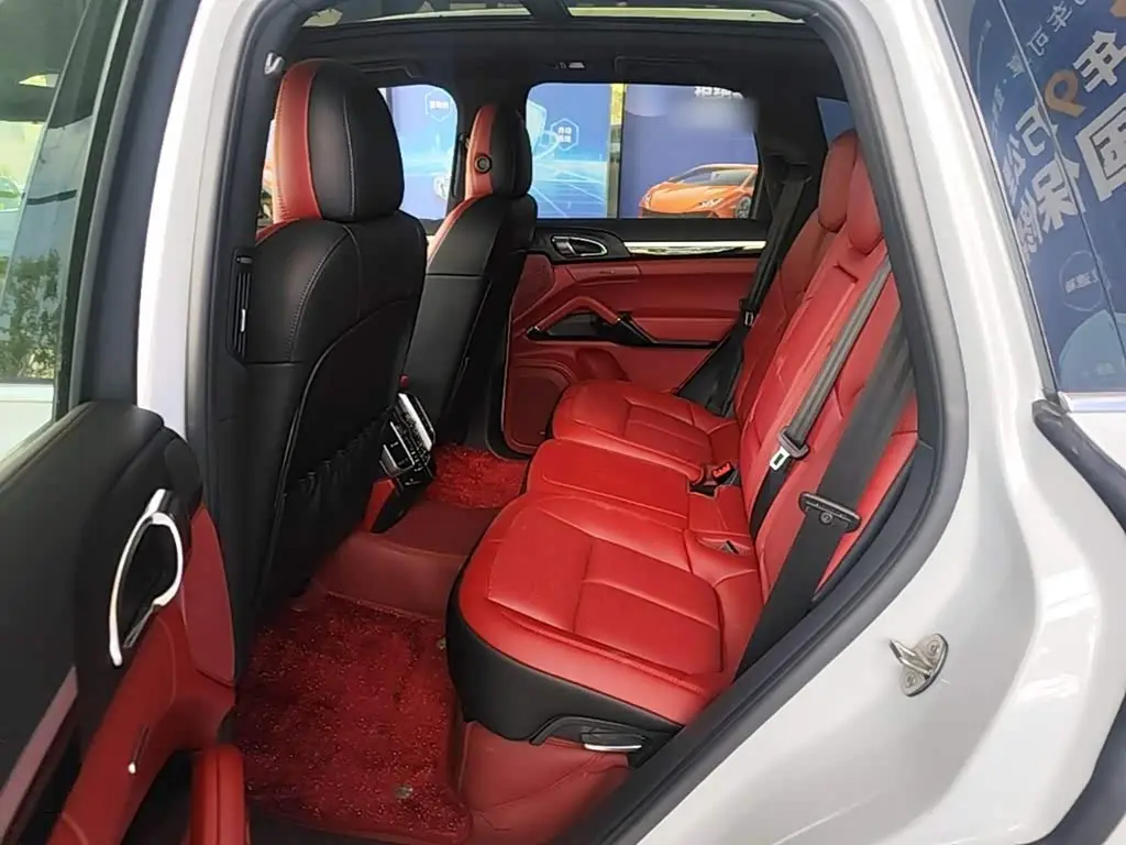 Porsche Cayenne 2016 — Photo 15/20
