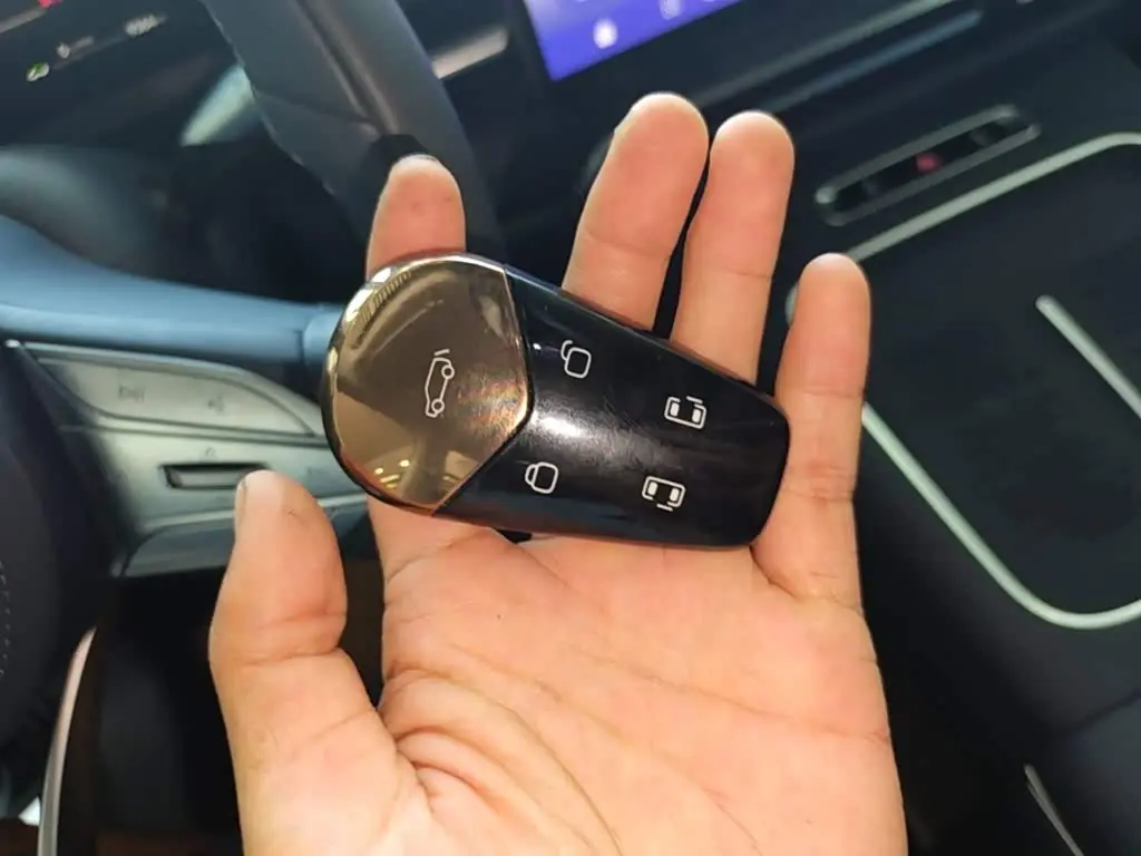 Voyah Auto Voyah Dreamer 2025 — Photo 9/20