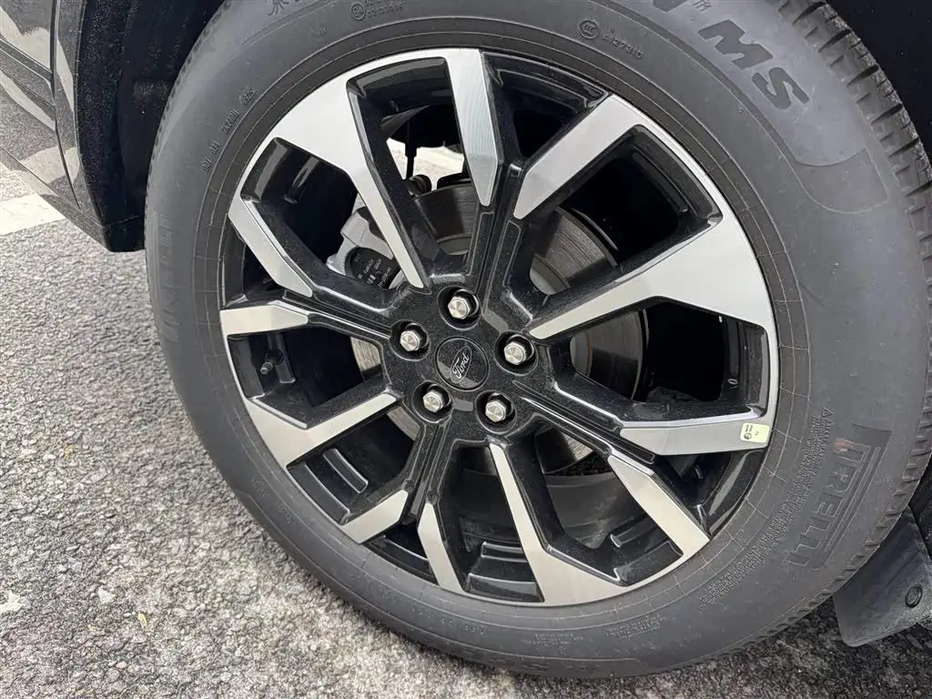 Ford Edge 2026 — Photo 6/9