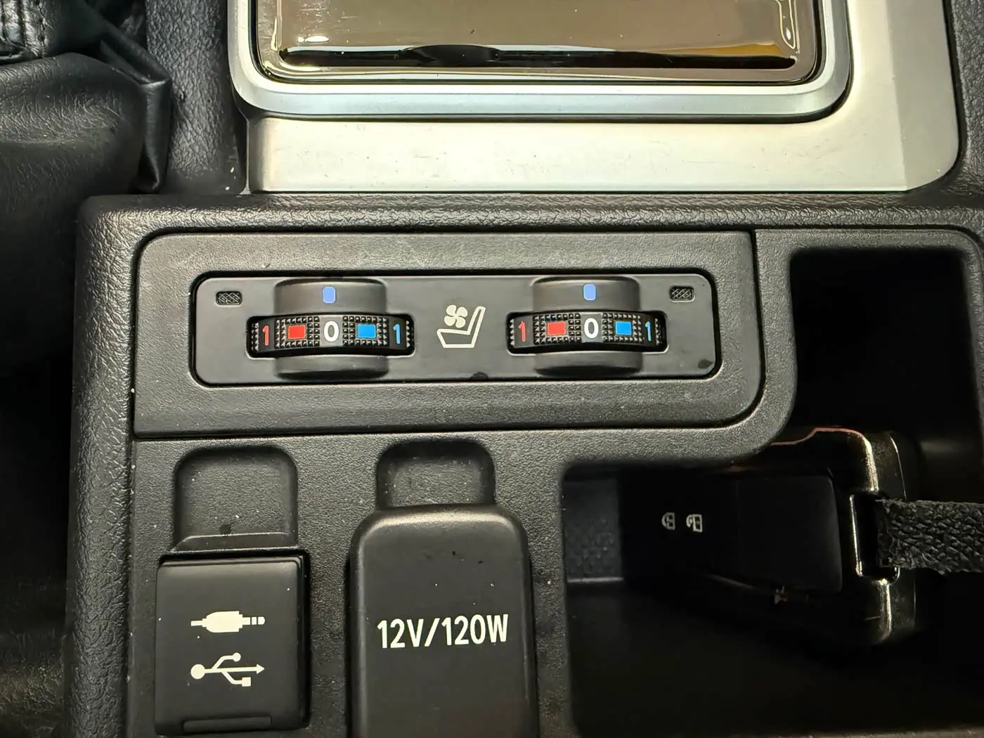 Toyota Prado 2019 — Photo 16/20