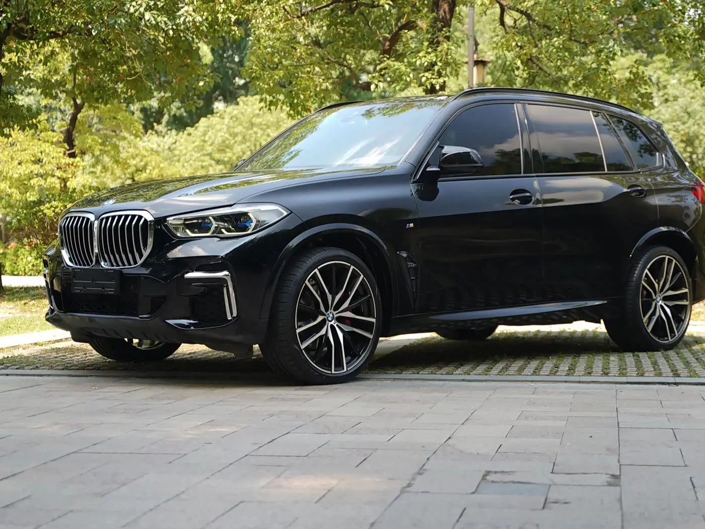 BMW X5 2023 — Фото 1/17