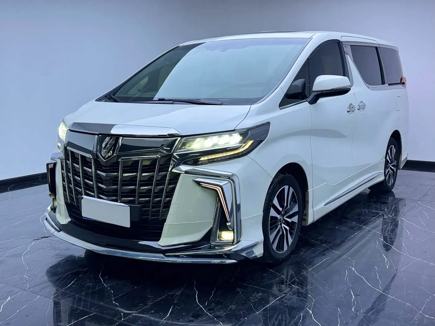 Toyota Alphard, 2019