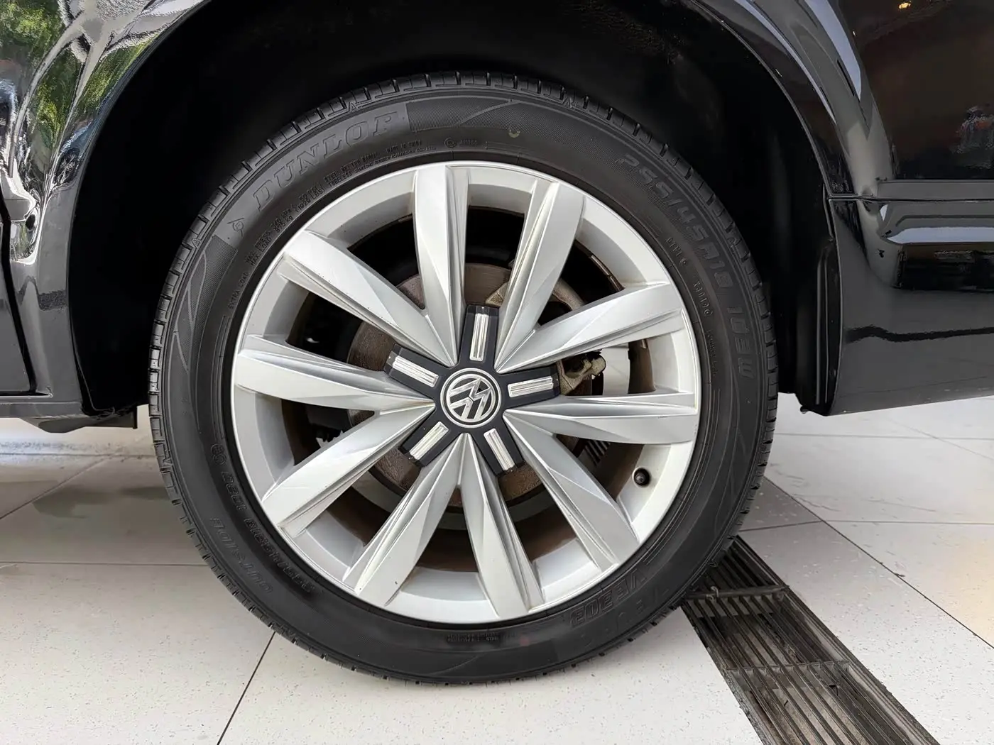Volkswagen Multivan 2019 — Photo 9/17