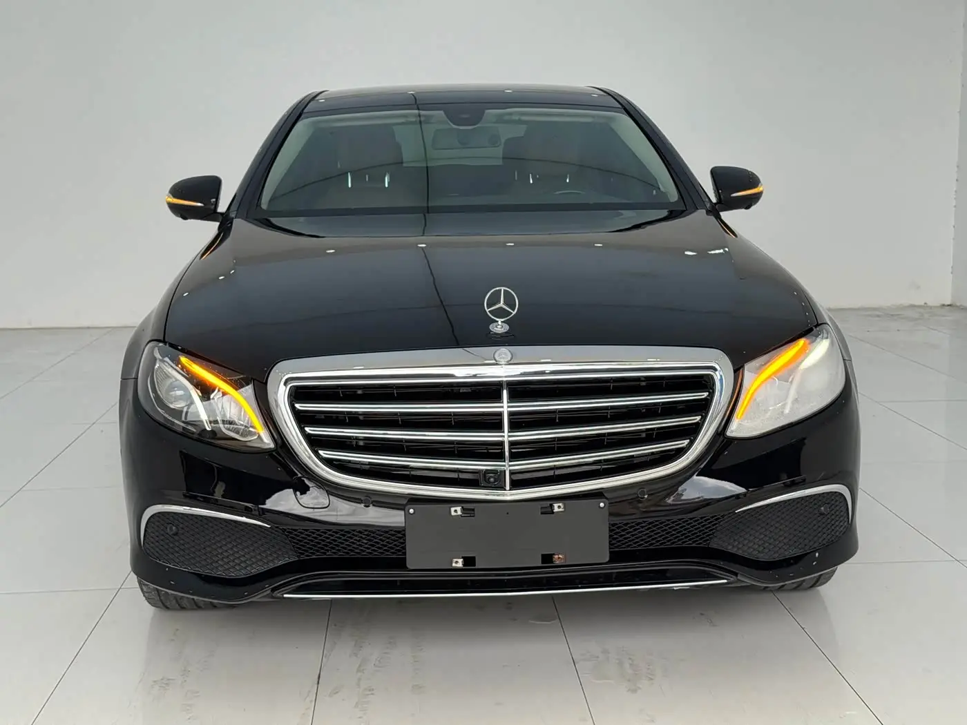 Mercedes-Benz E-Class 2020 — Photo 10/10