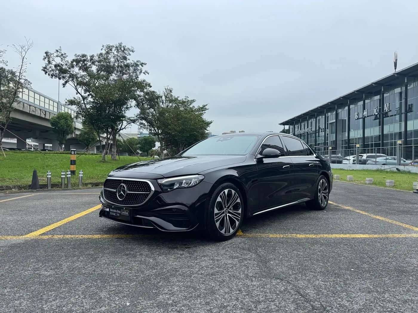 Mercedes-Benz E-Class 2024 — Photo 1/20