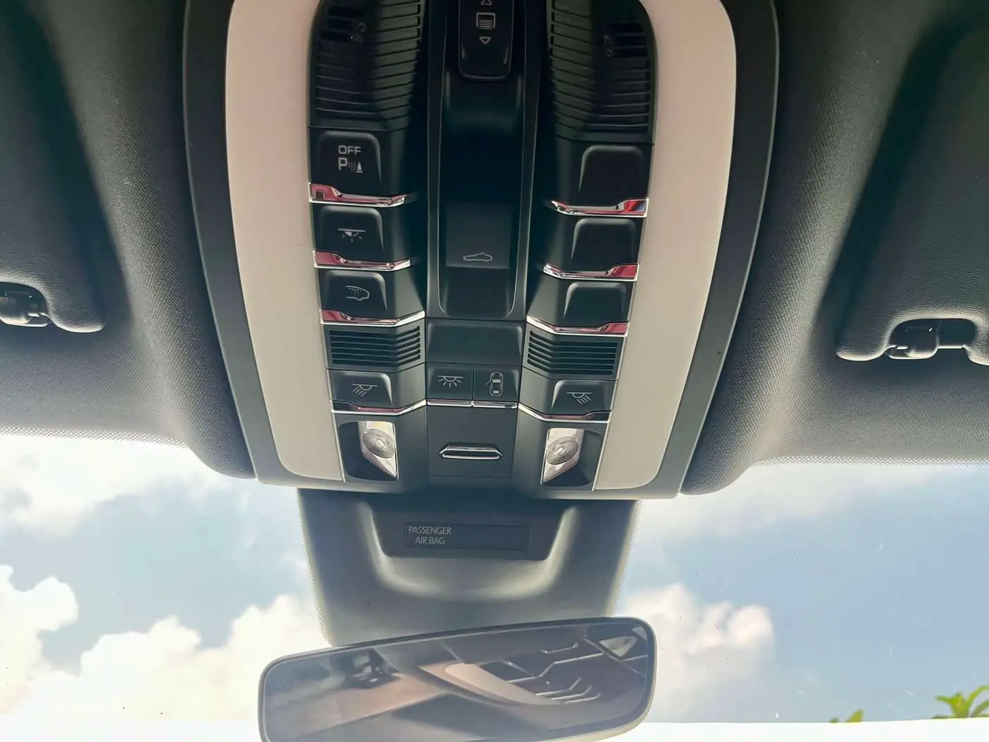 Porsche Macan 2022 — Фото 15/18