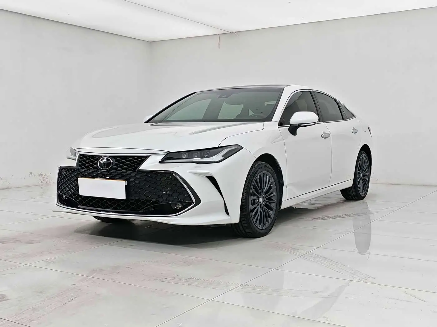 Toyota Avalon 2023 — Photo 1/20