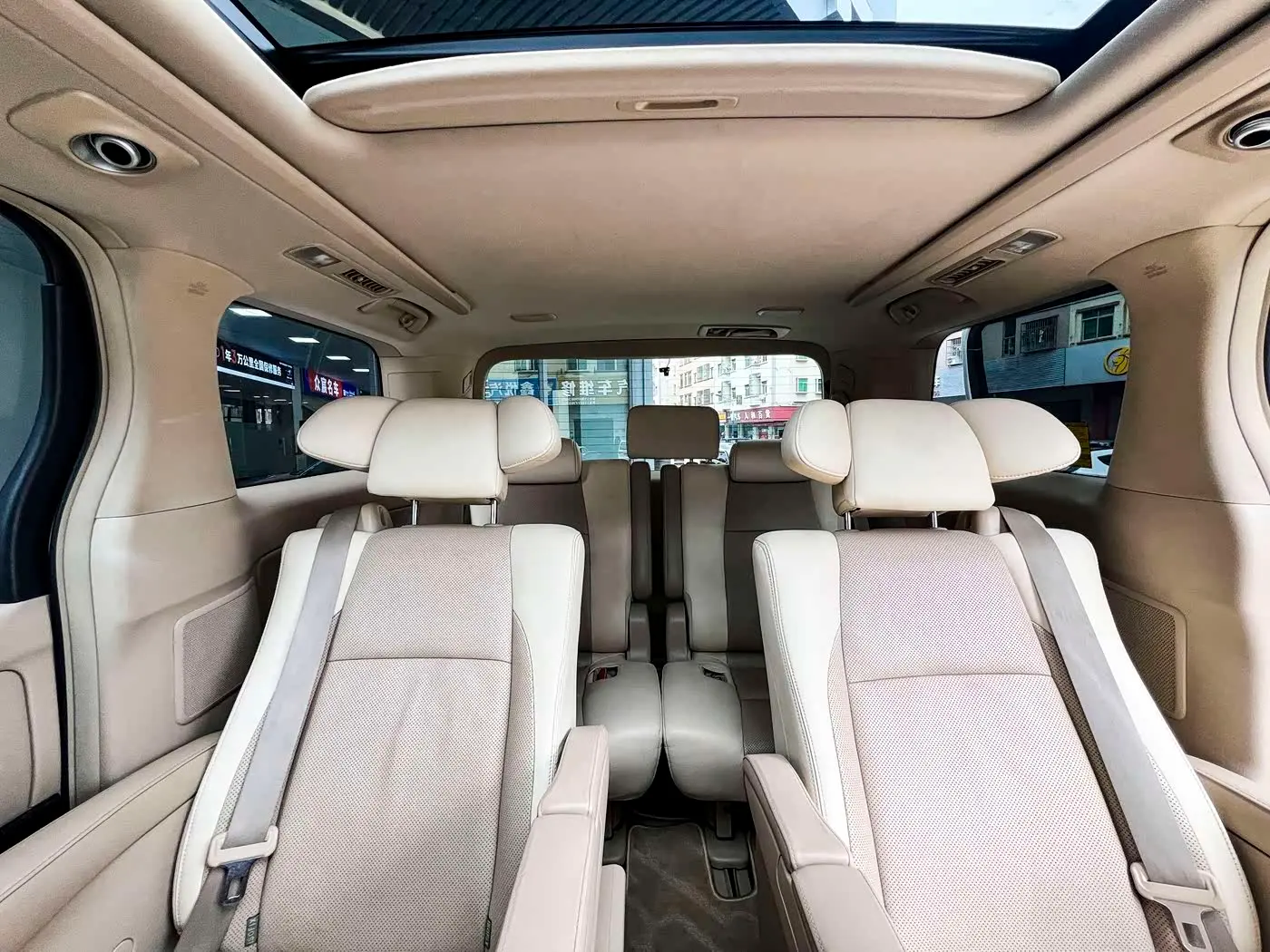 Toyota Alphard 2014 — Photo 8/13