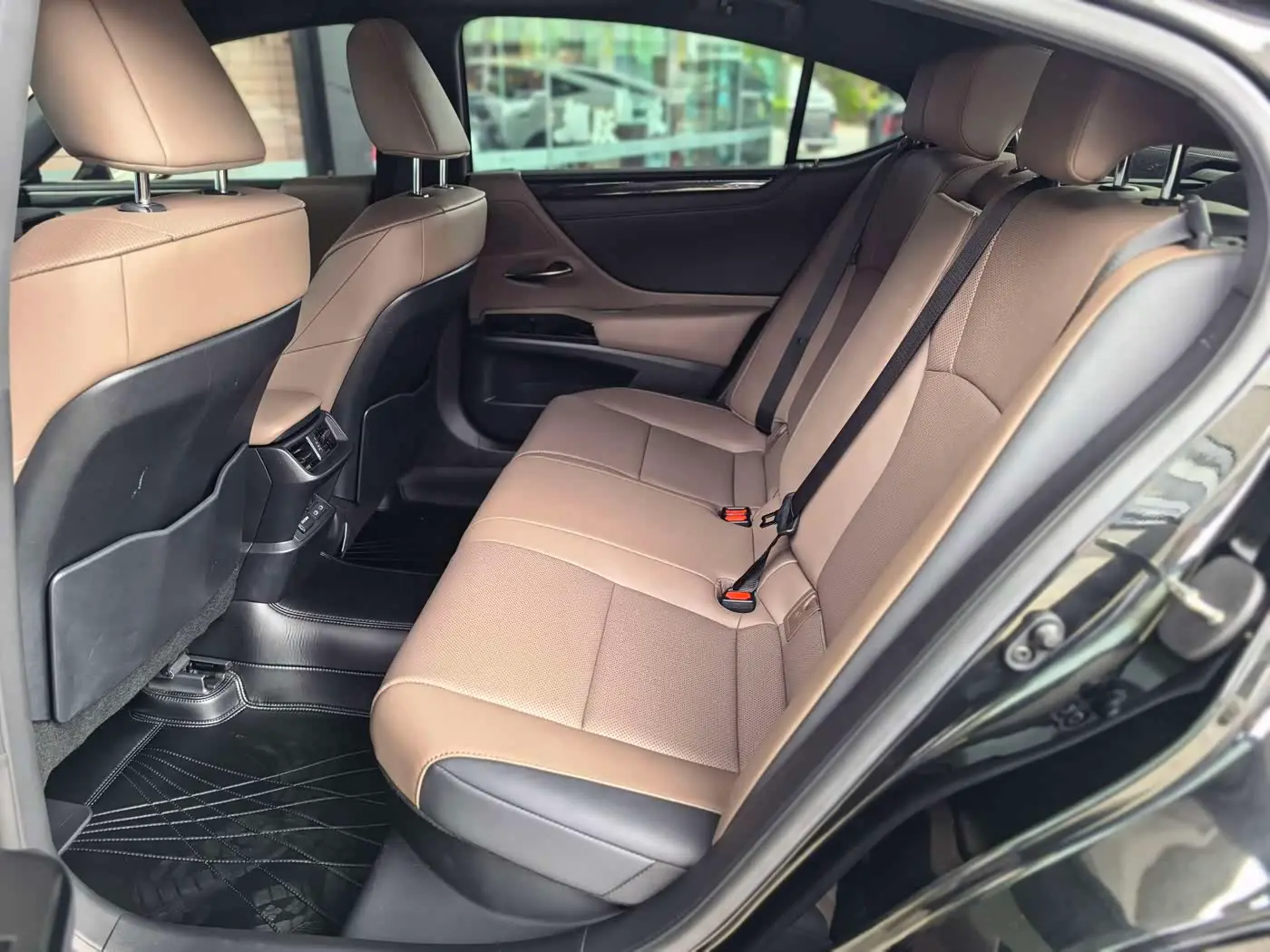 Lexus ES 2024 — Photo 12/12