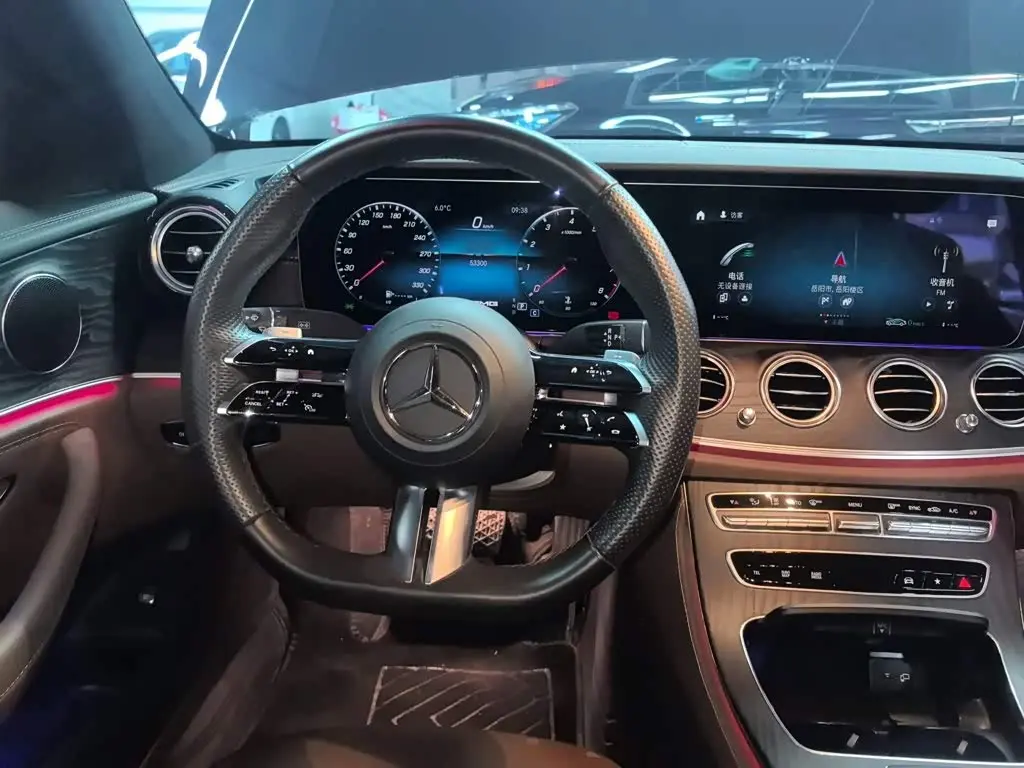 Mercedes-Benz E-Class 2023 — Photo 3/20
