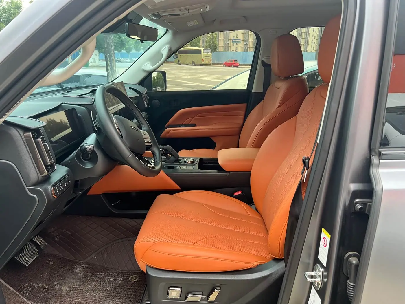 Haval H9 2025 — Photo 4/10