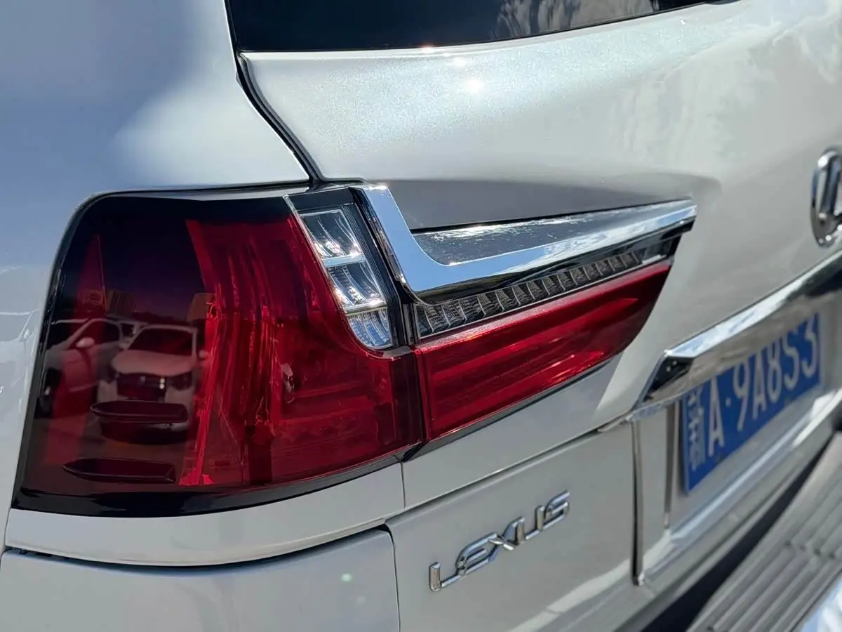 Lexus LX 2011 — ფოტო 14/15