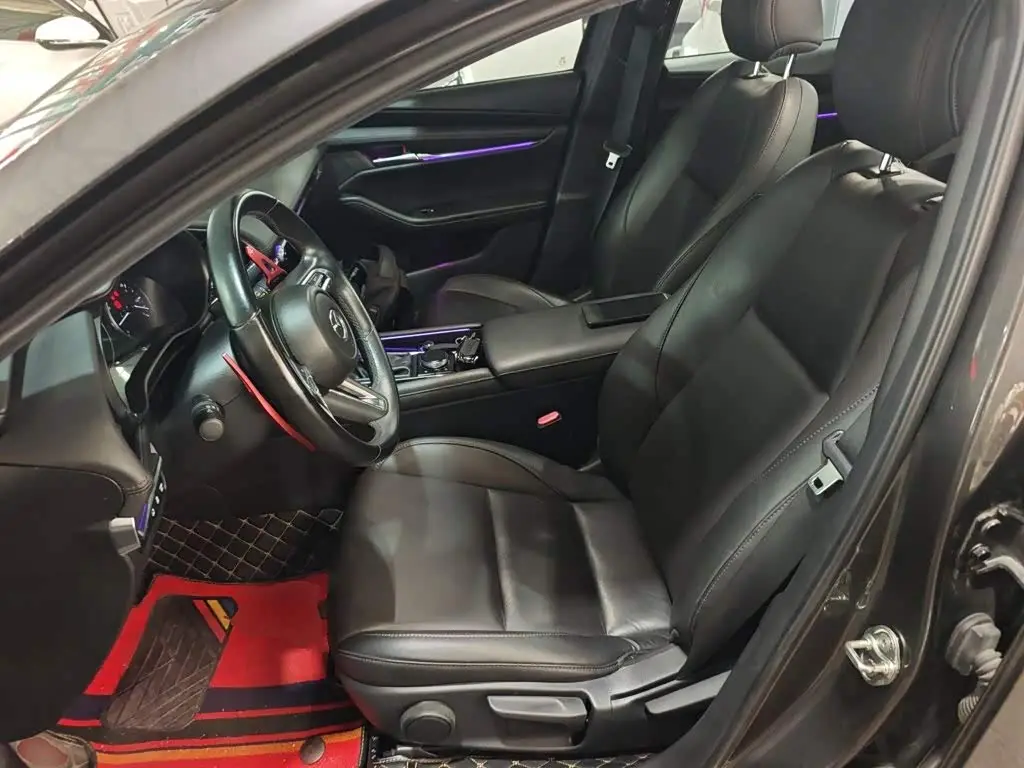 Mazda Mazda3 Axela 2022 — Photo 10/20
