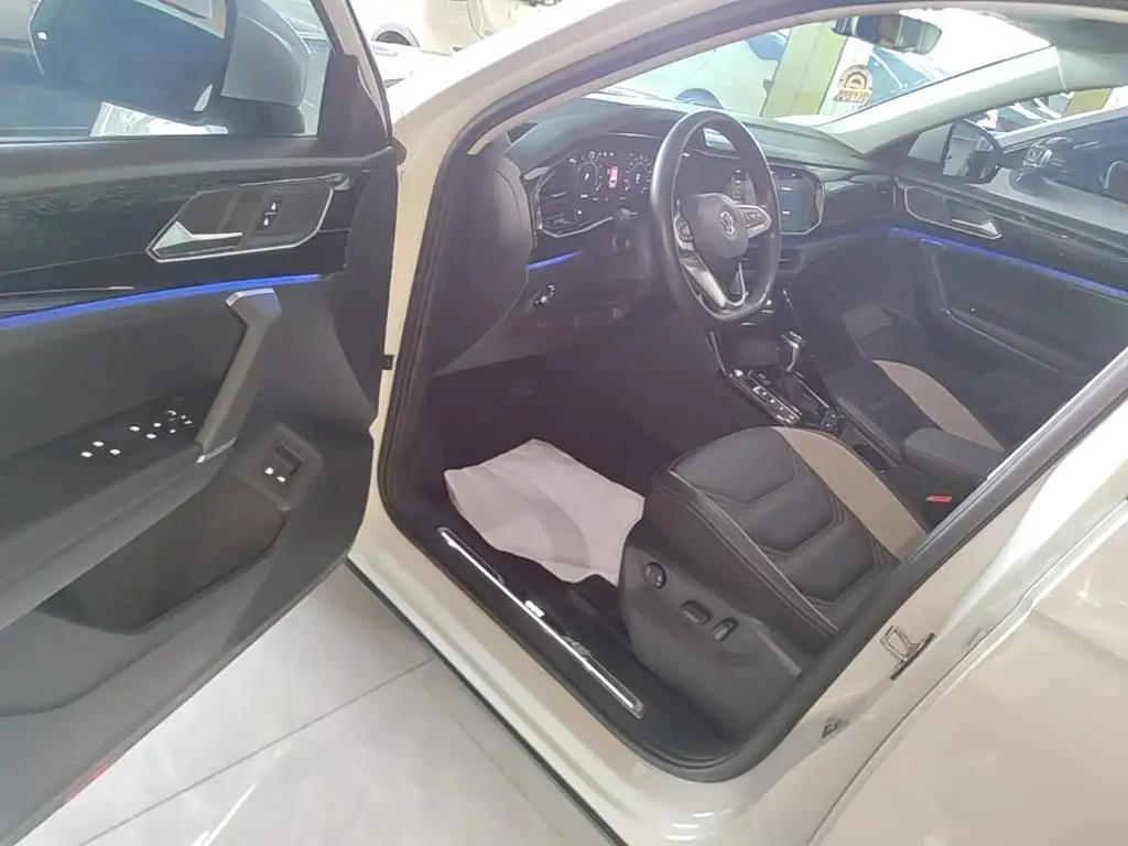 Volkswagen Tayron GTE Plug-in Hybrid 2021 — Şəkil 16/20