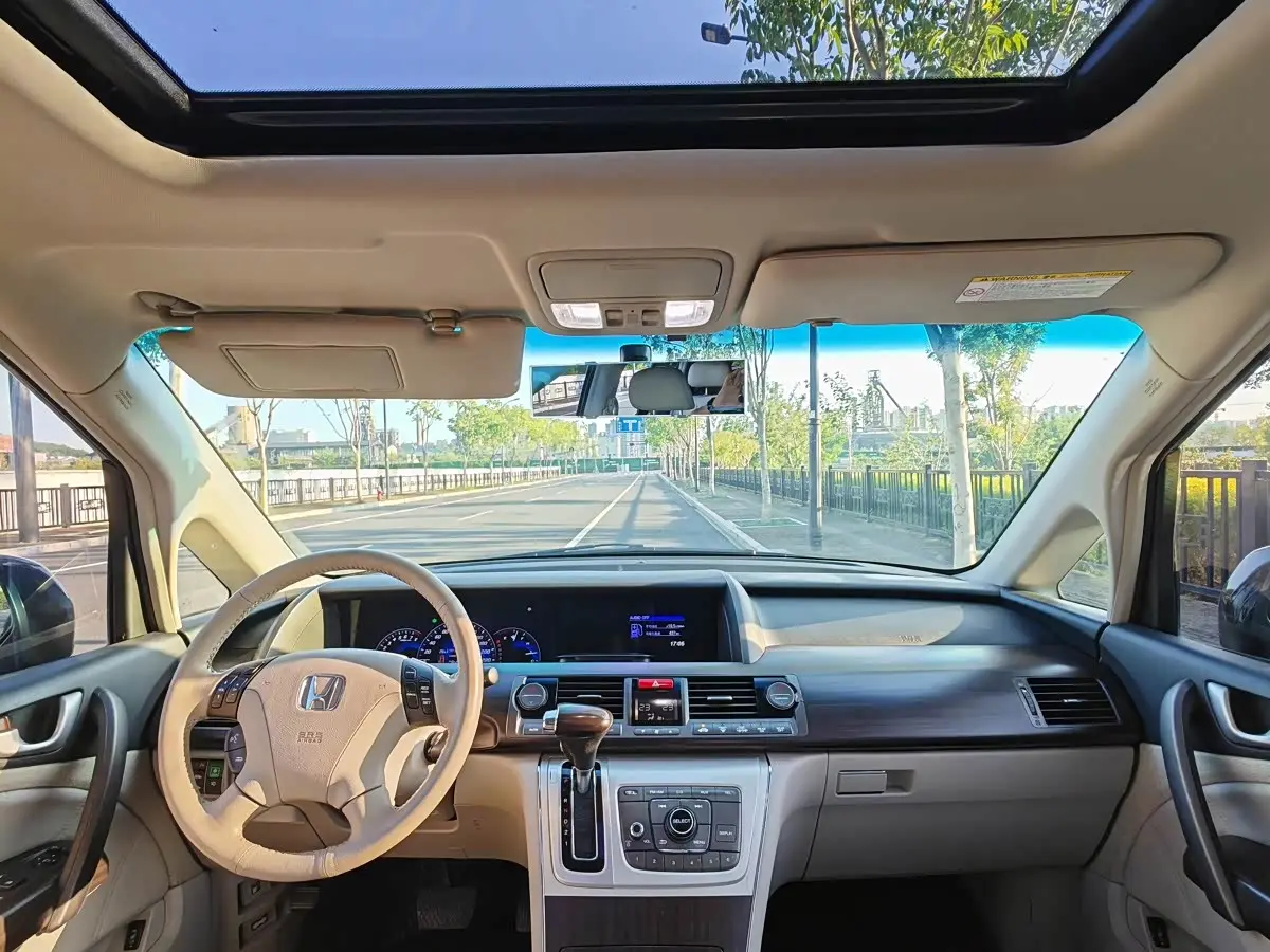 Honda Elysion 2015 — Photo 5/9