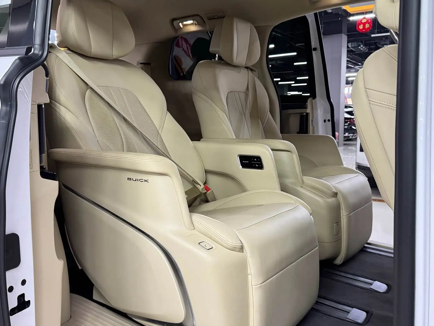 Buick GL8 New Energy 2025 — Şəkil 17/19