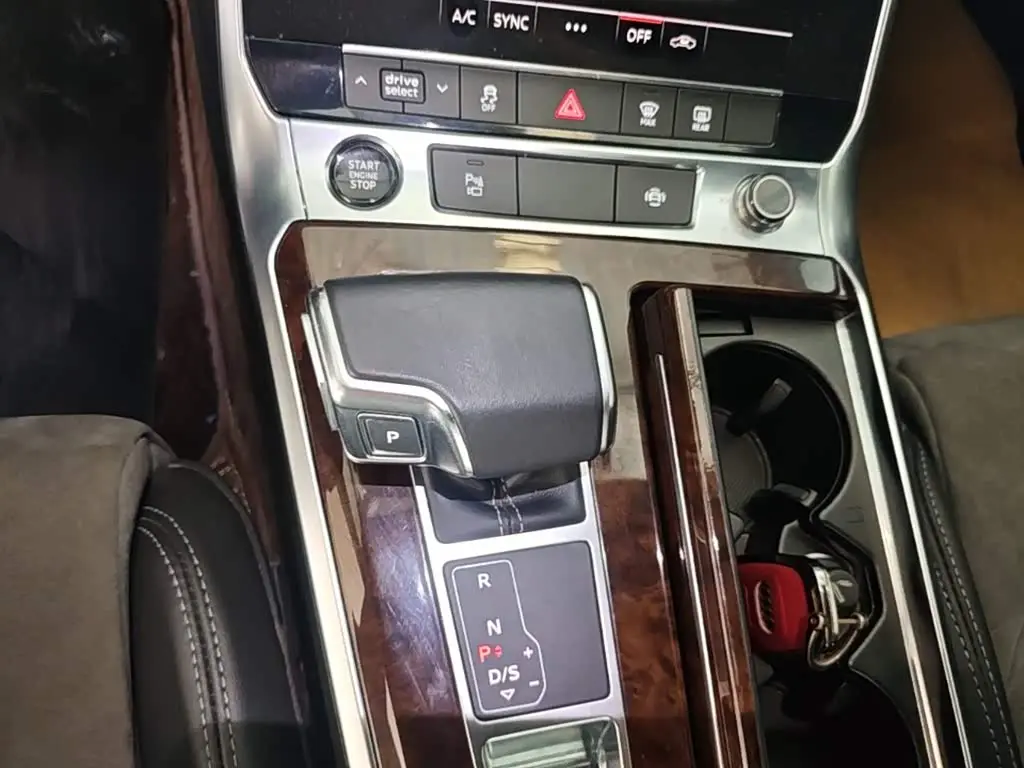 Audi A6L 2020 — Photo 14/20