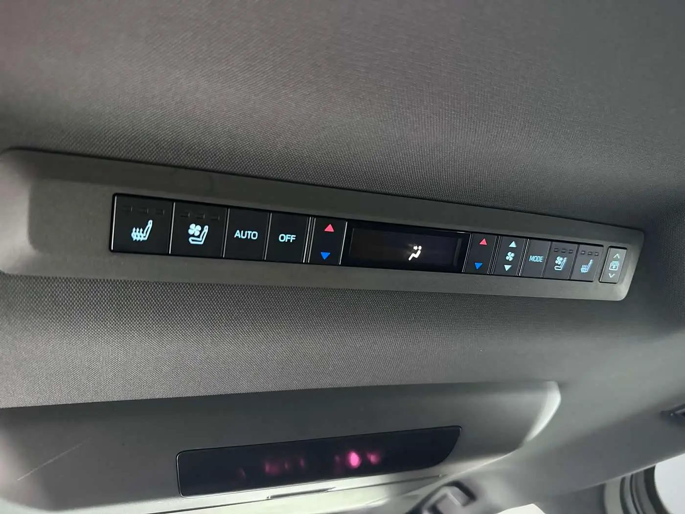 Toyota Sienna 2022 — Photo 11/20