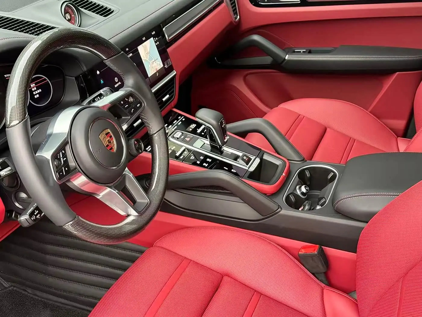 Porsche Cayenne 2023 — Photo 13/20