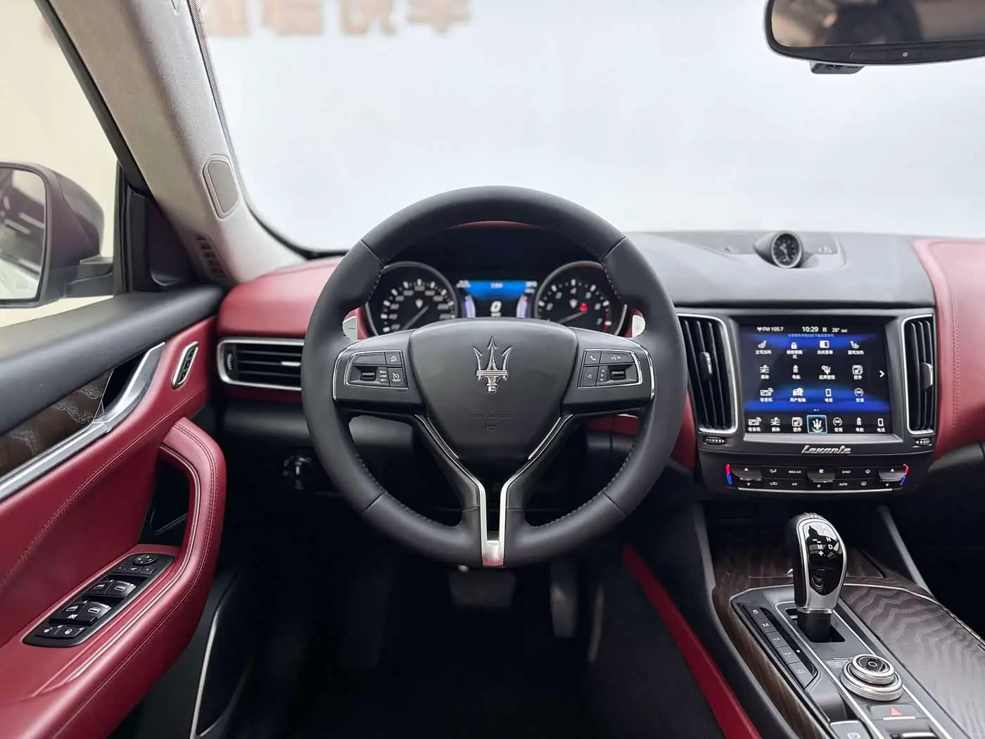 Maserati Levante 2017 — Фото 7/17