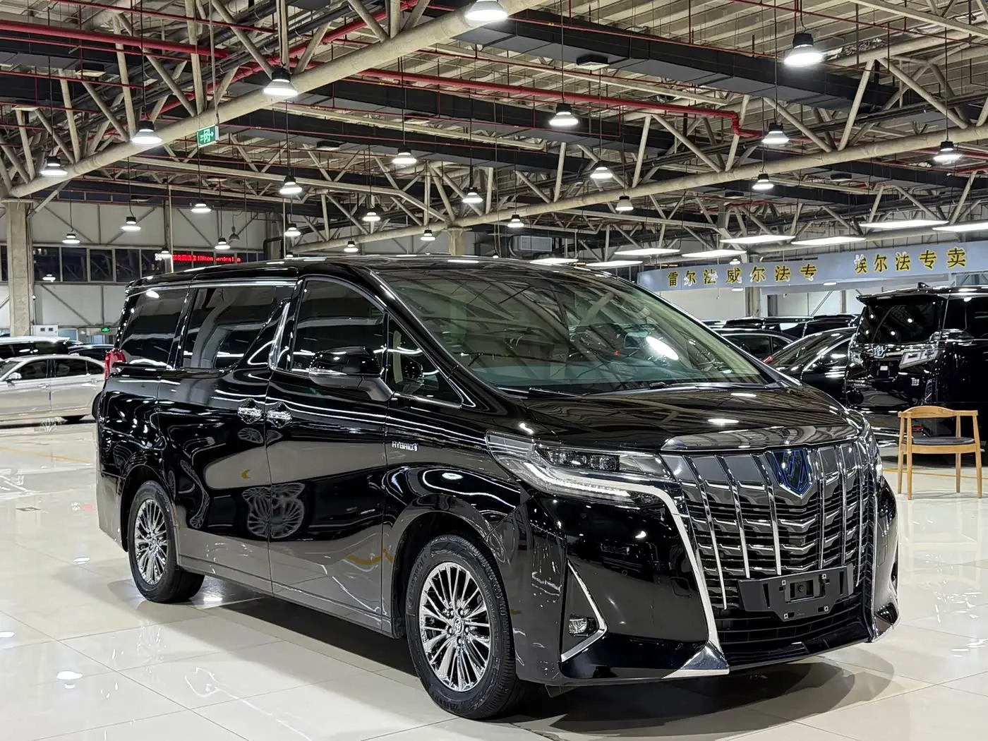 Toyota Alphard 2020 — Photo 3/20
