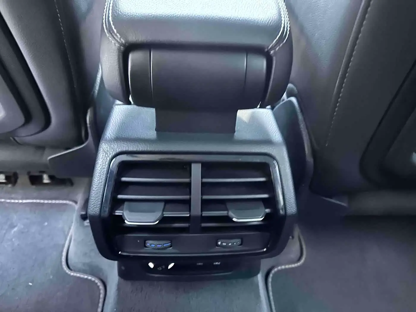 Audi Q3 2023 — ფოტო 19/20