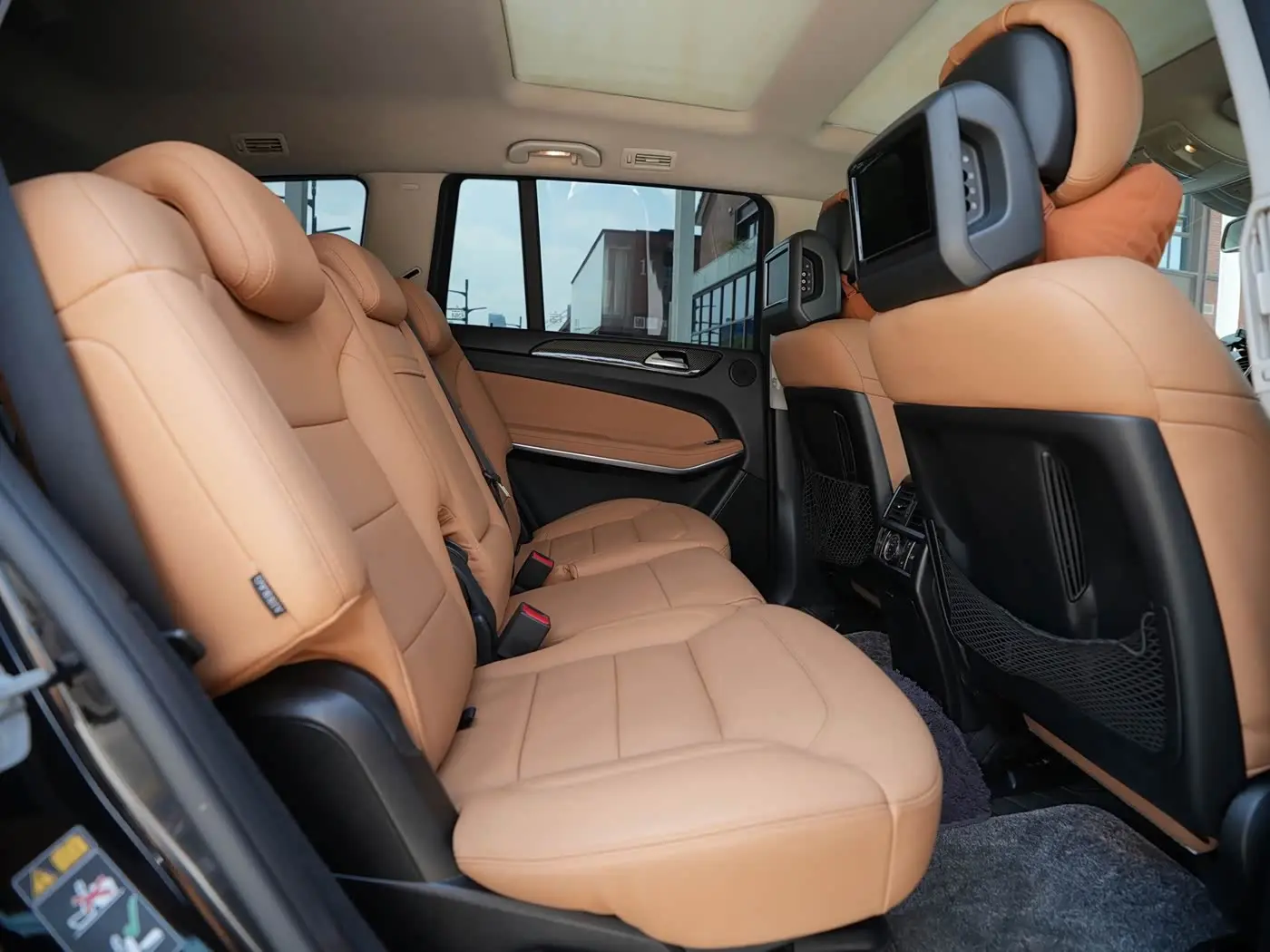 Mercedes-Benz GLS 2016 — Photo 12/20