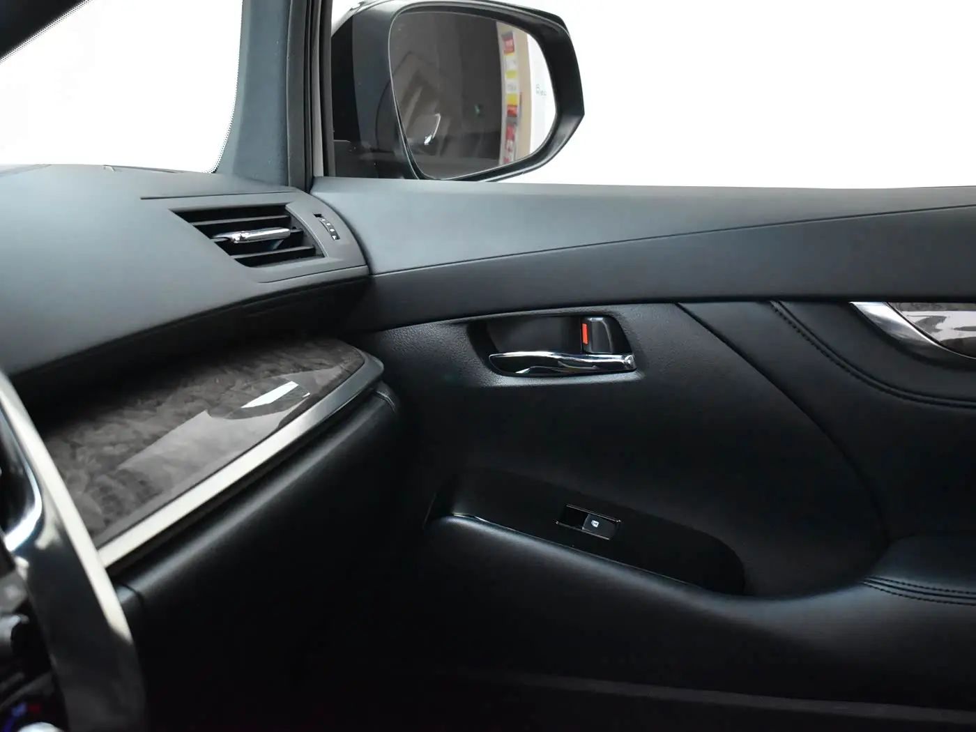 Toyota Vellfire 2020 — Фото 13/20