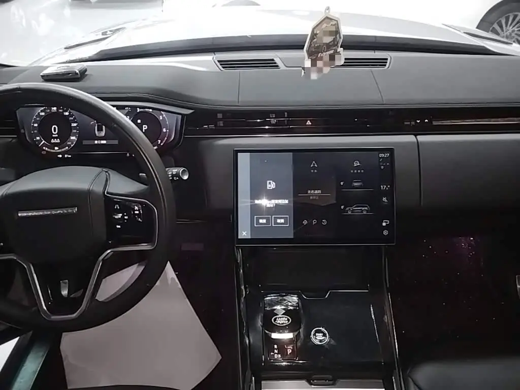 Land Rover Range Rover Sport 2024 — Photo 10/20