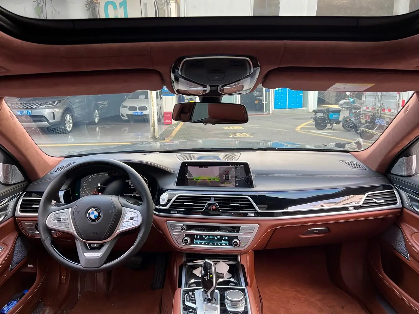 BMW 7 Series 2021 — Photo 5/9