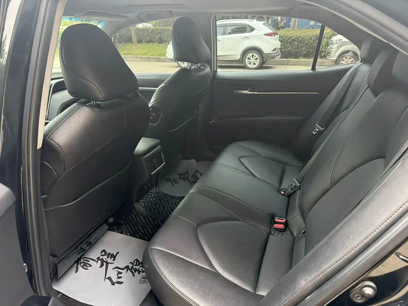 Toyota Camry 2021 — Photo 5/9