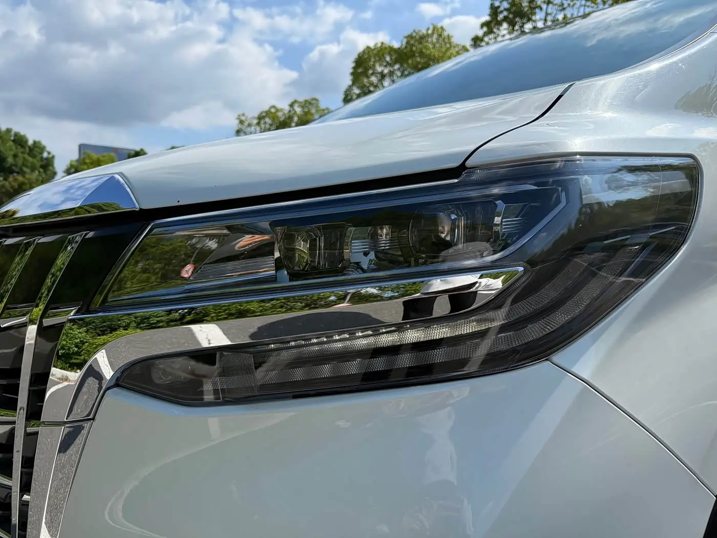 Toyota Alphard 2020 — Photo 6/20