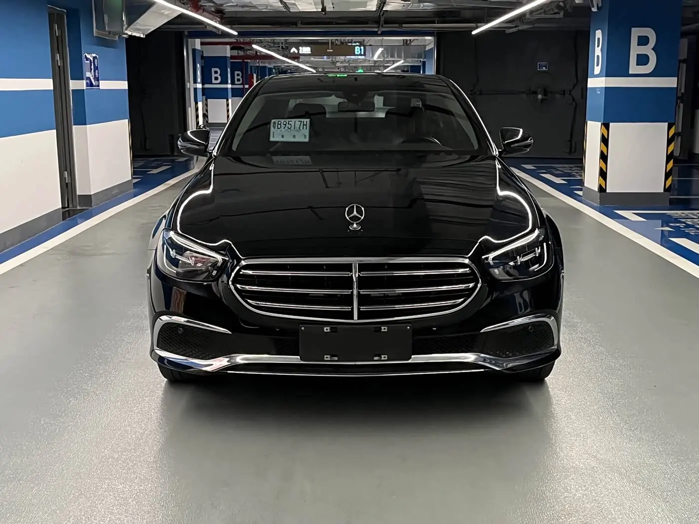 Mercedes-Benz E-Class 2023 — Photo 2/18
