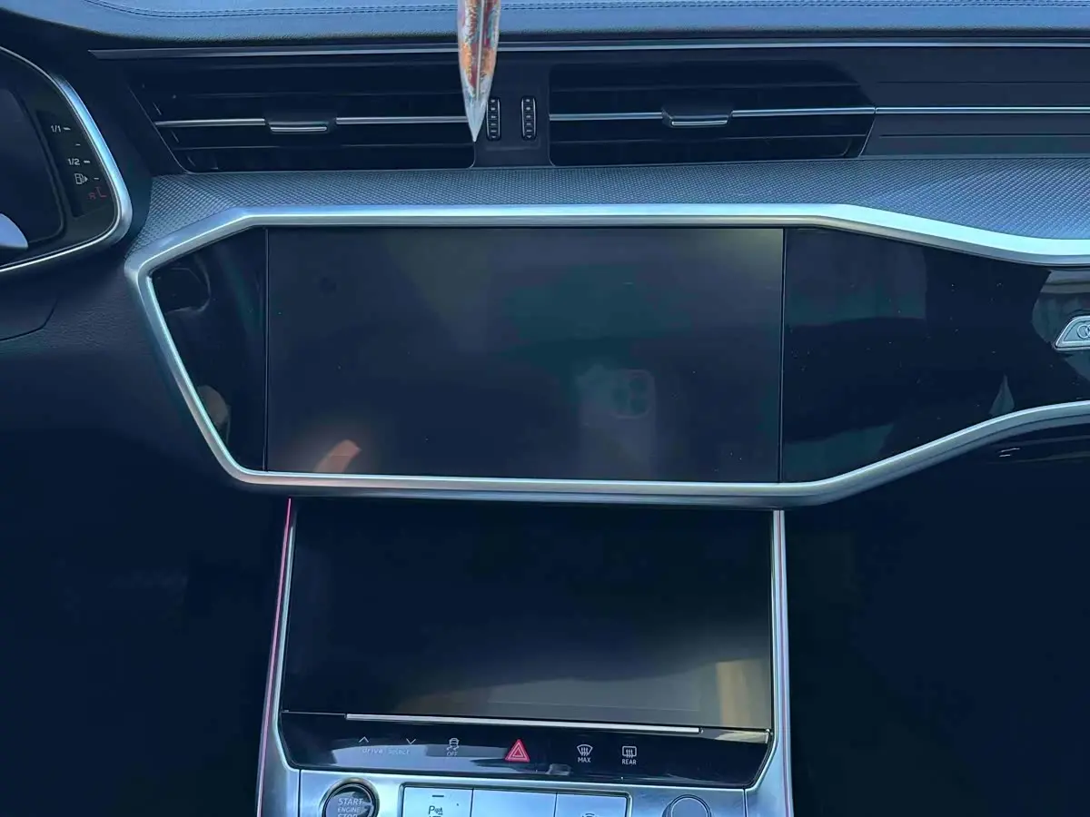 Audi A6L 2024 — Photo 7/16