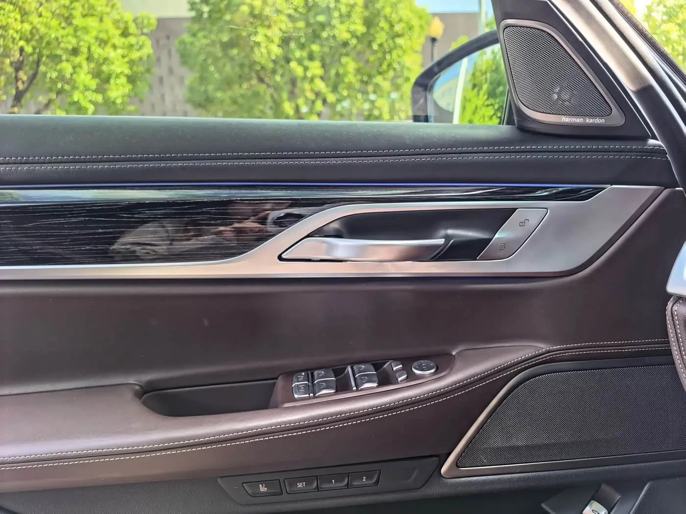 BMW 7 Series 2022 — Фото 17/20