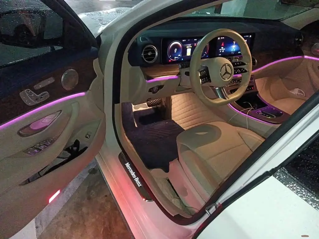 Mercedes-Benz E-Class 2021 — Photo 12/20