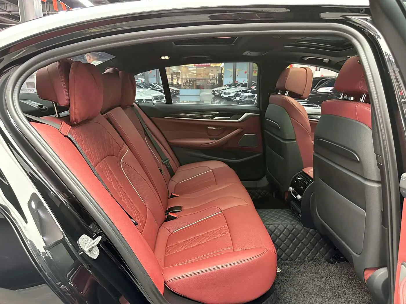 BMW 5 Series 2022 — Photo 7/9