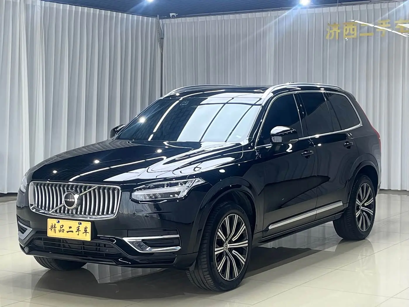 Volvo XC90 2024 — Фото 1/16