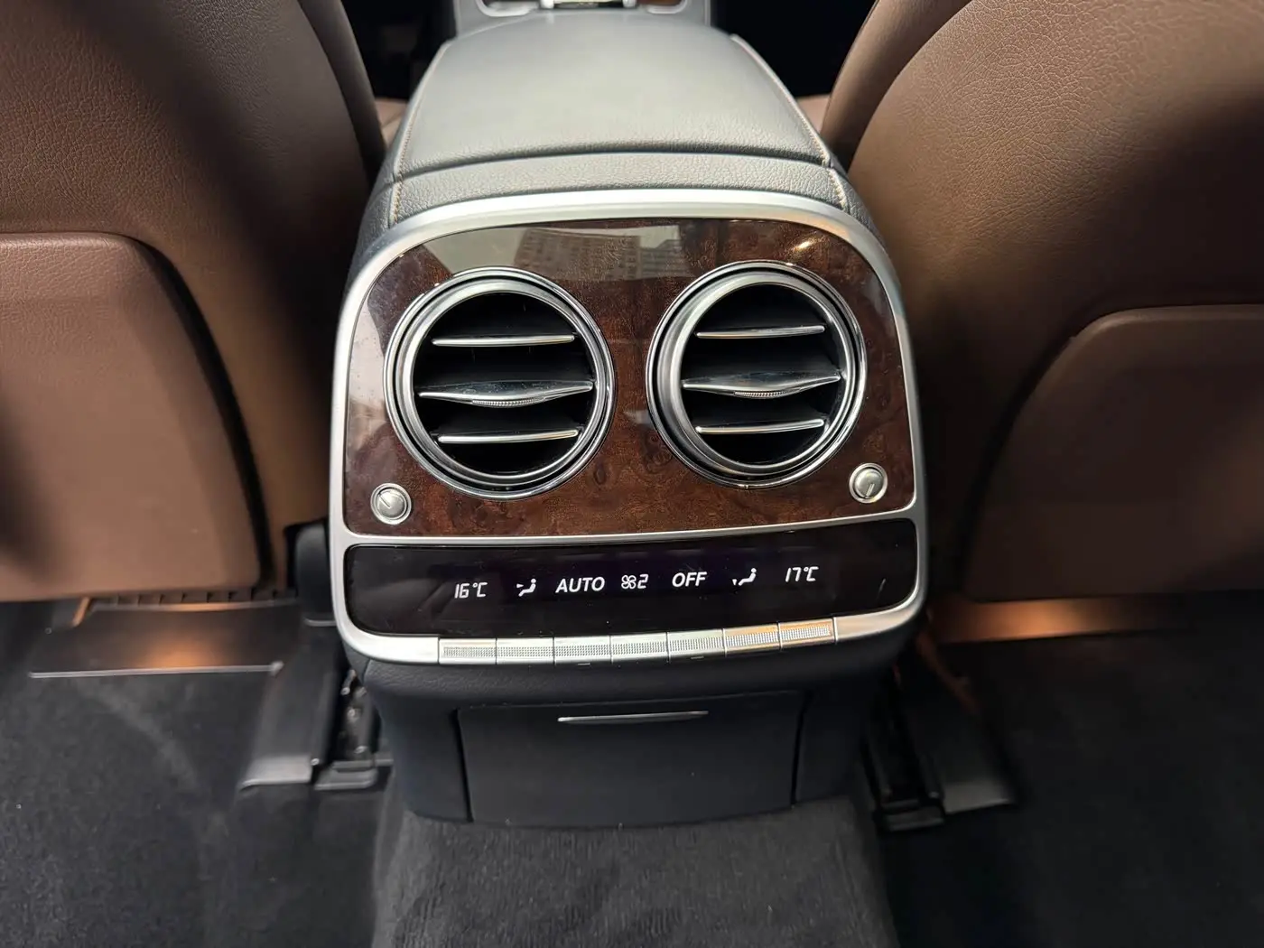 Mercedes-Benz S-Class 2018 — Photo 16/20