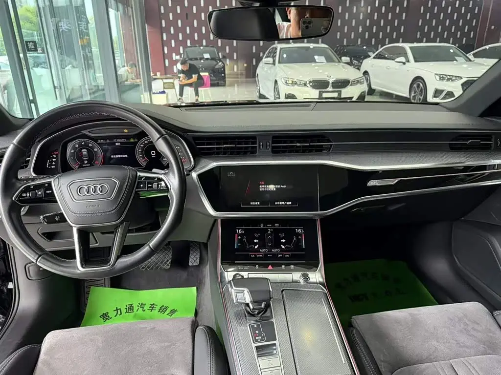 Audi A6L 2021 — Photo 8/13