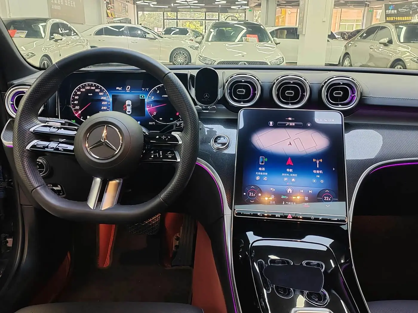 Mercedes-Benz C-Class 2024 — Photo 12/20