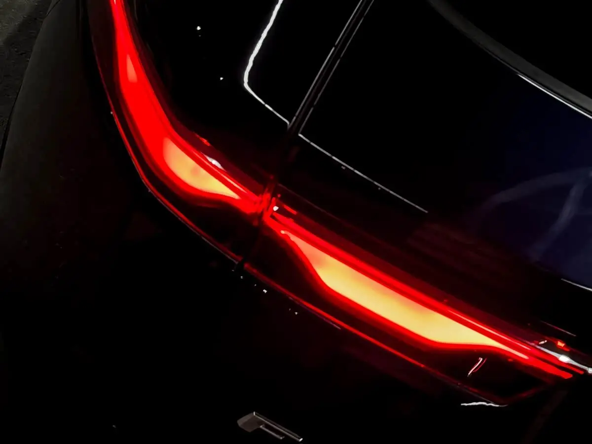 Jaguar F-PACE 2021 — Фото 7/11