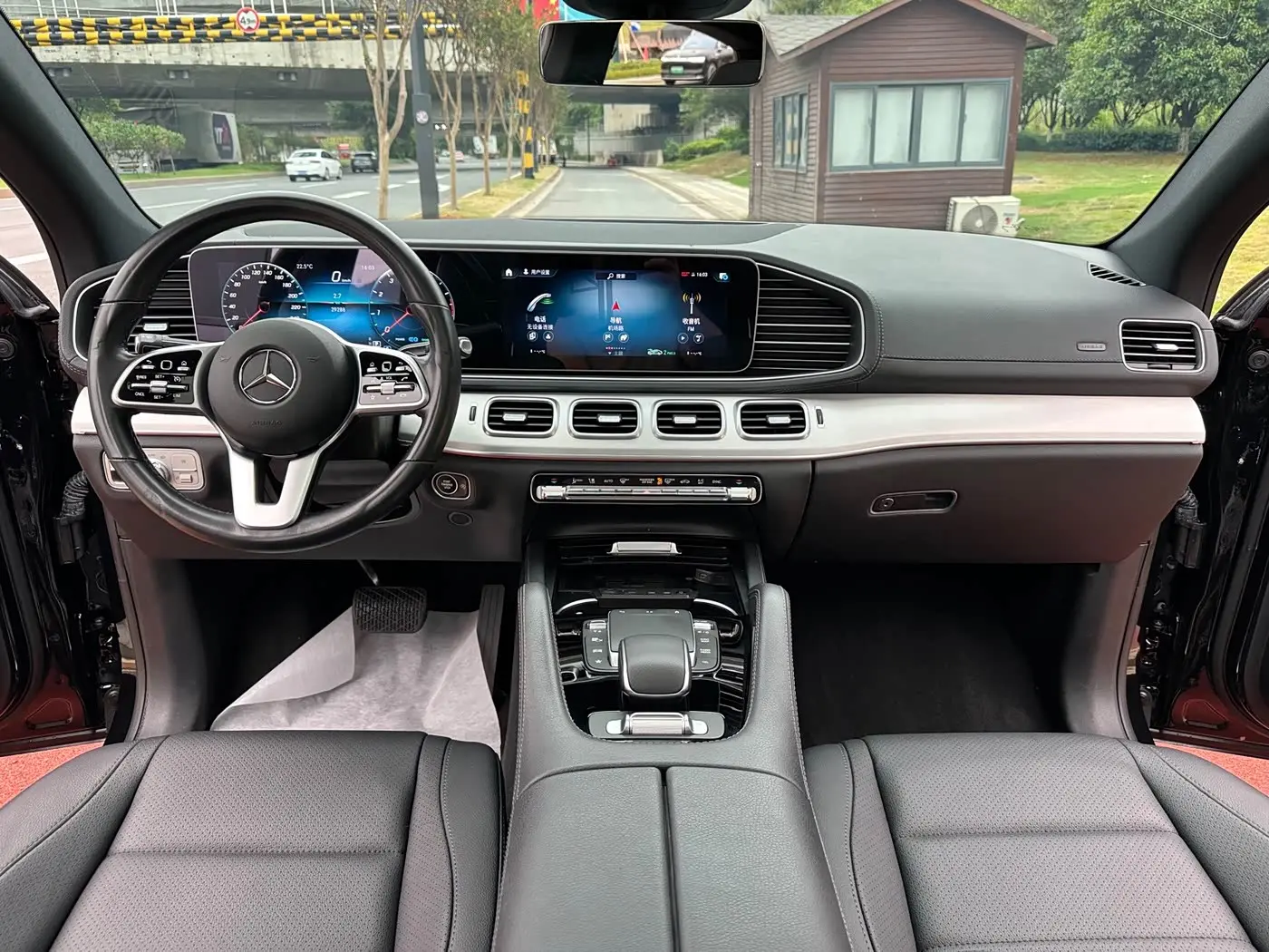 Mercedes-Benz GLE Coupe 2022 — Photo 12/17