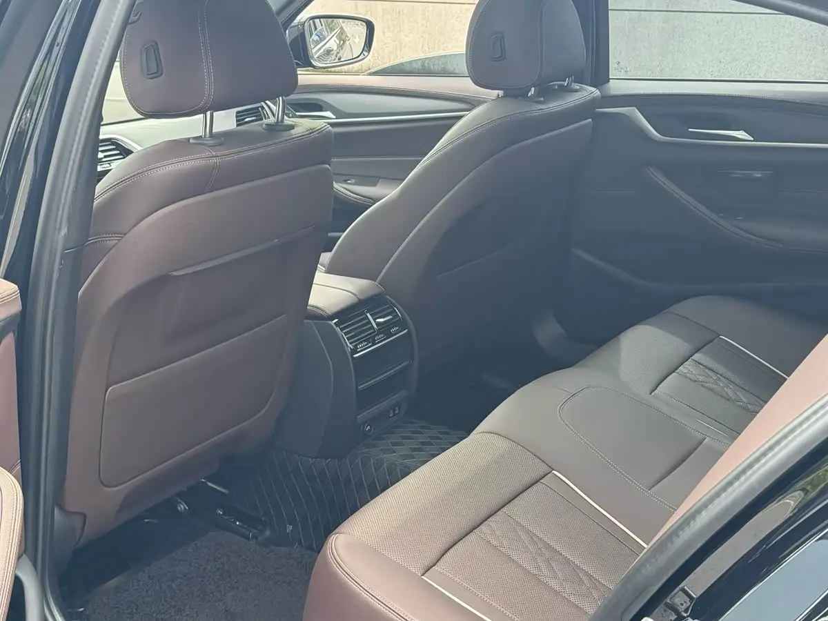 BMW 5 Series 2023 — Photo 5/20