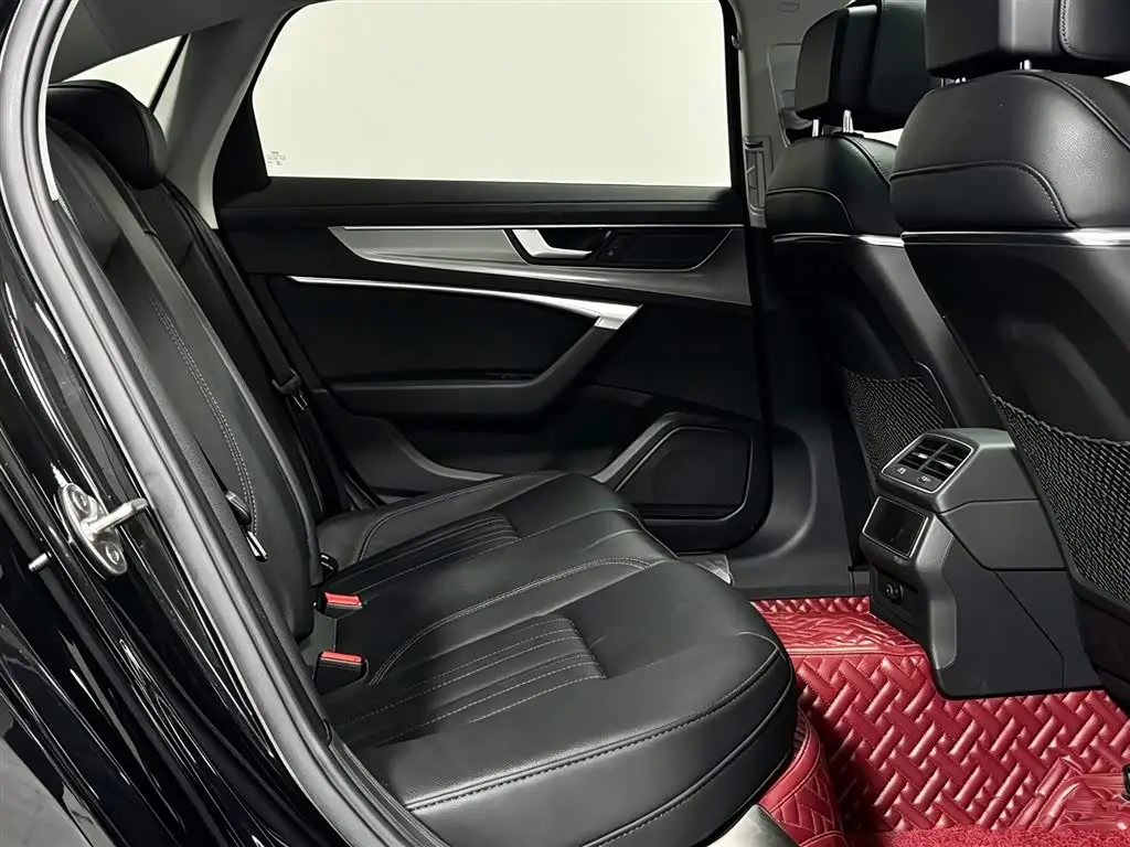 Audi A6L 2020 — Photo 6/15
