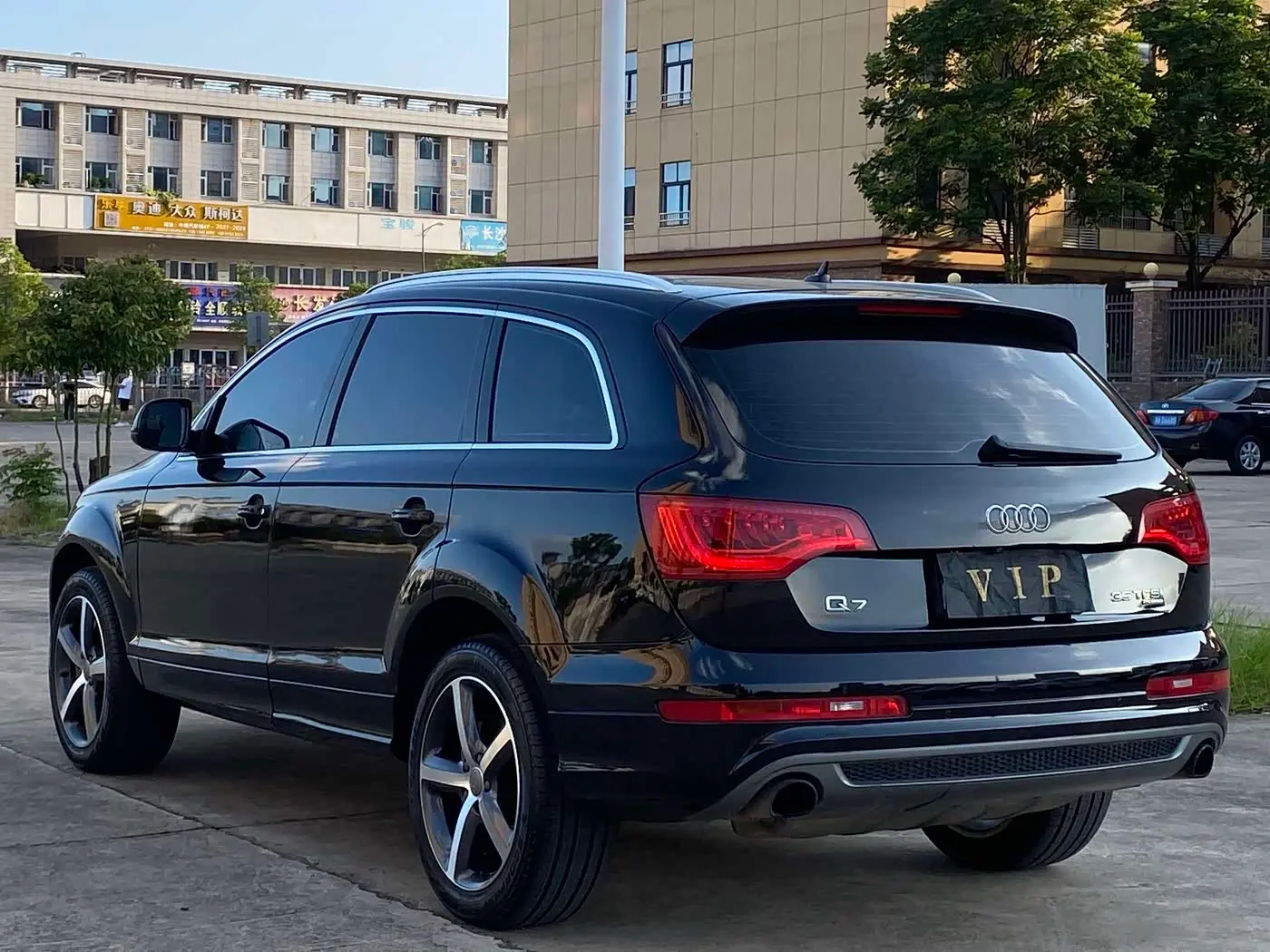 Audi Q7 2015 — Фото 7/13