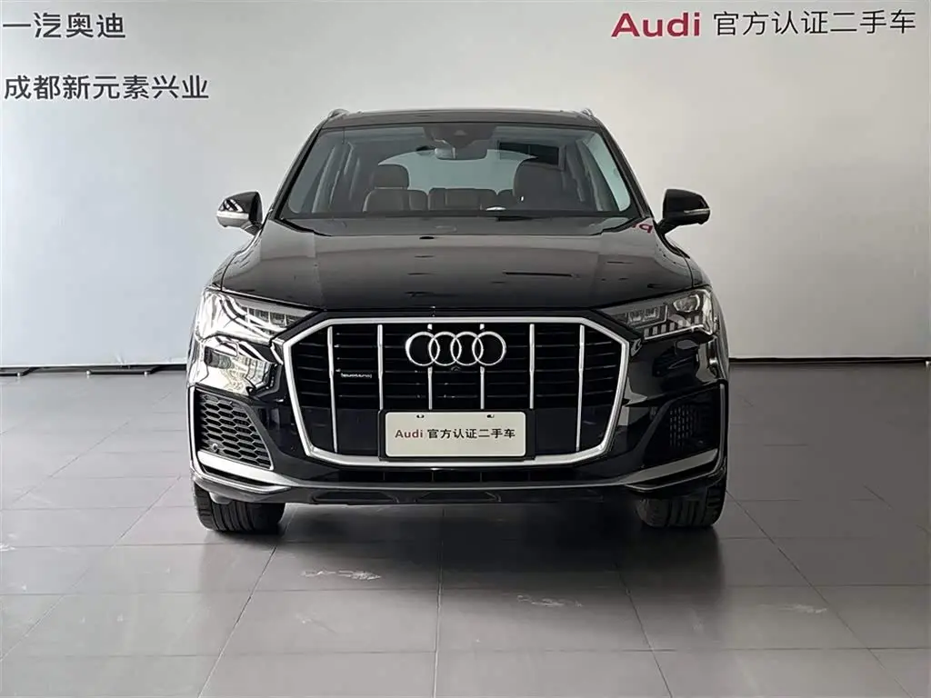 Audi Q7 2021 — Photo 2/16