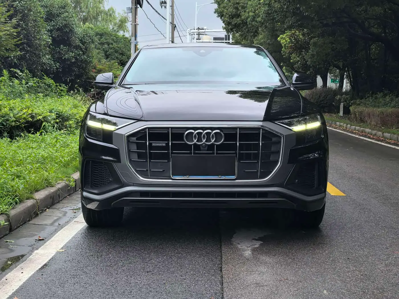 Audi Q8 2021 — Photo 2/17