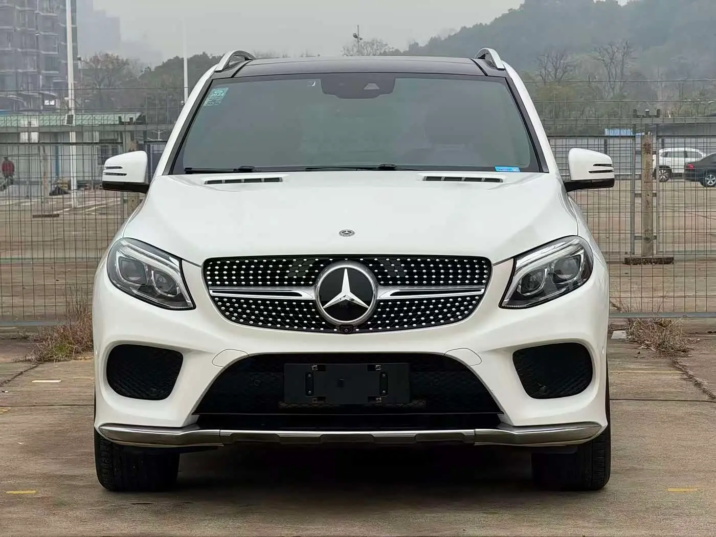Mercedes-Benz GLE 2018 — Photo 2/8