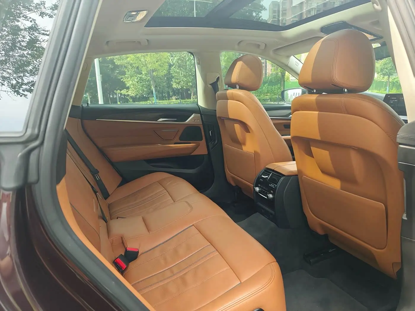 BMW 6 Series GT 2018 — Фото 14/20